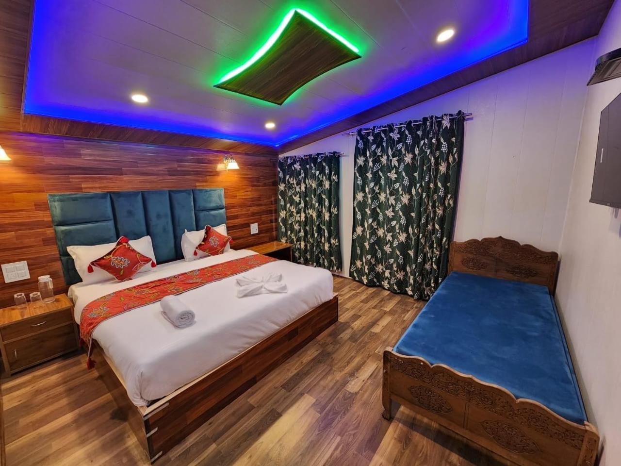 Srinagar Group Of Hotels Экстерьер фото