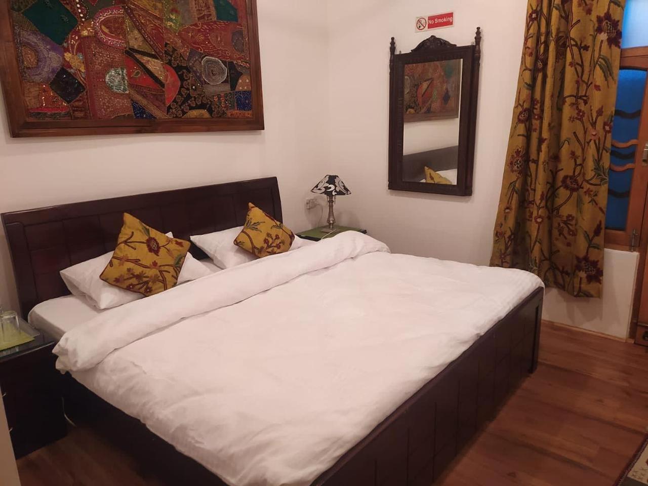 Srinagar Group Of Hotels Экстерьер фото
