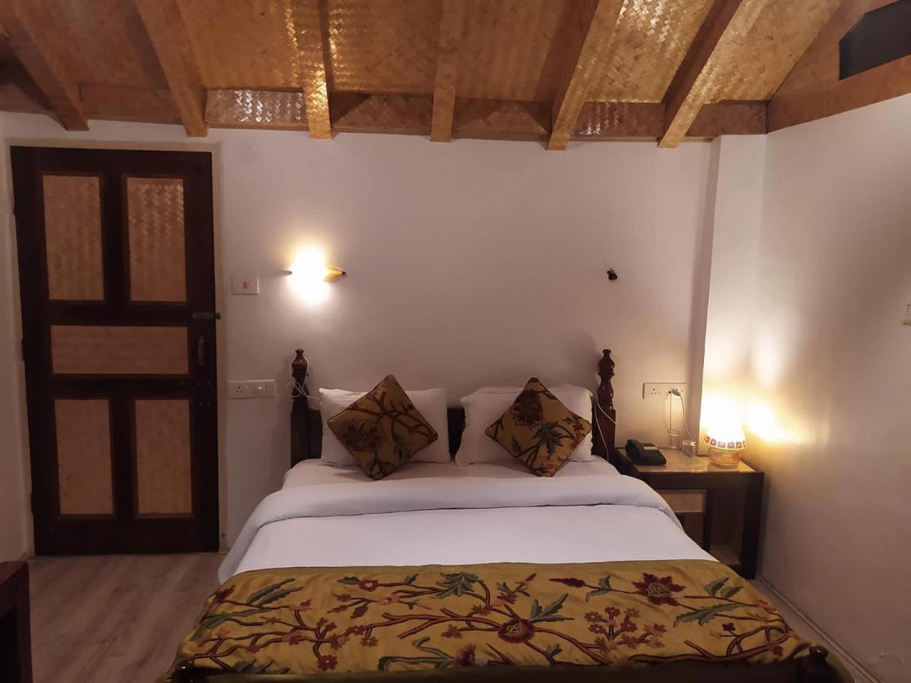 Srinagar Group Of Hotels Экстерьер фото