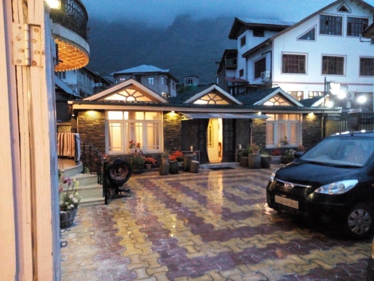 Srinagar Group Of Hotels Экстерьер фото