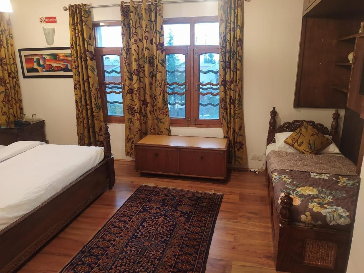 Srinagar Group Of Hotels Экстерьер фото