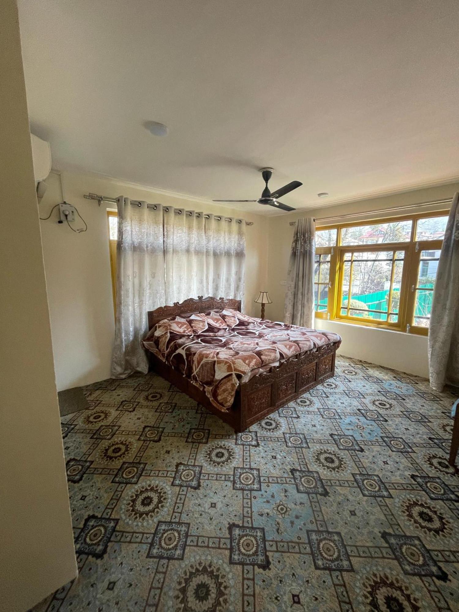 Srinagar Group Of Hotels Экстерьер фото