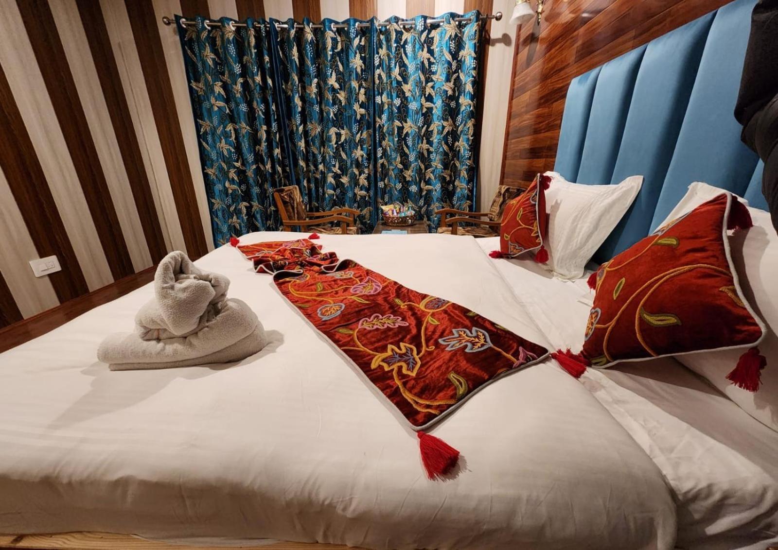 Srinagar Group Of Hotels Экстерьер фото