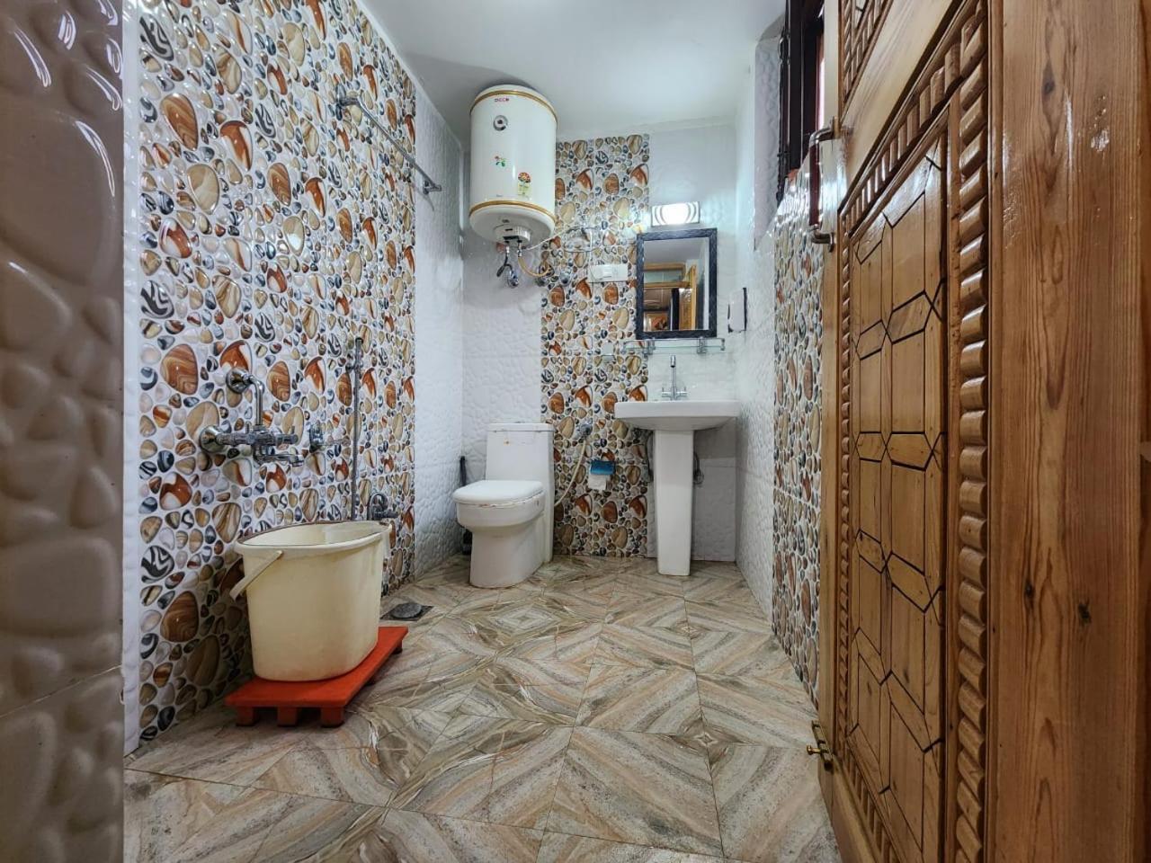 Srinagar Group Of Hotels Экстерьер фото