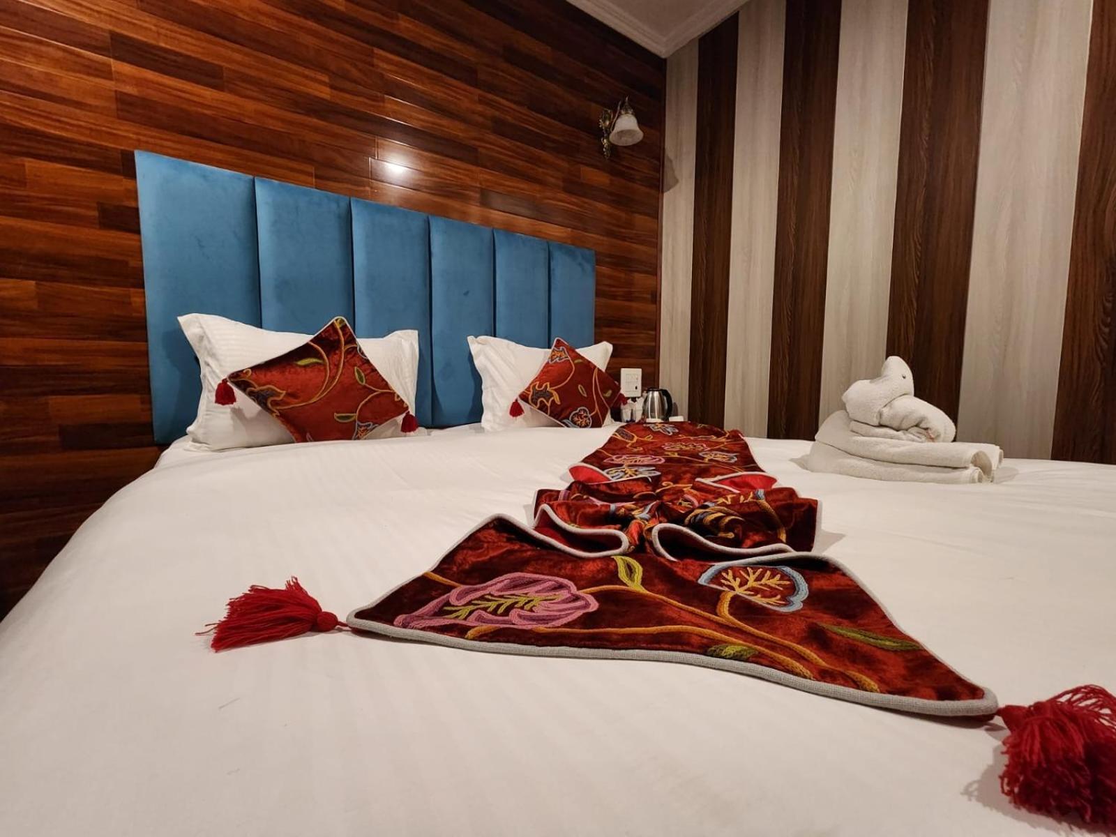Srinagar Group Of Hotels Экстерьер фото