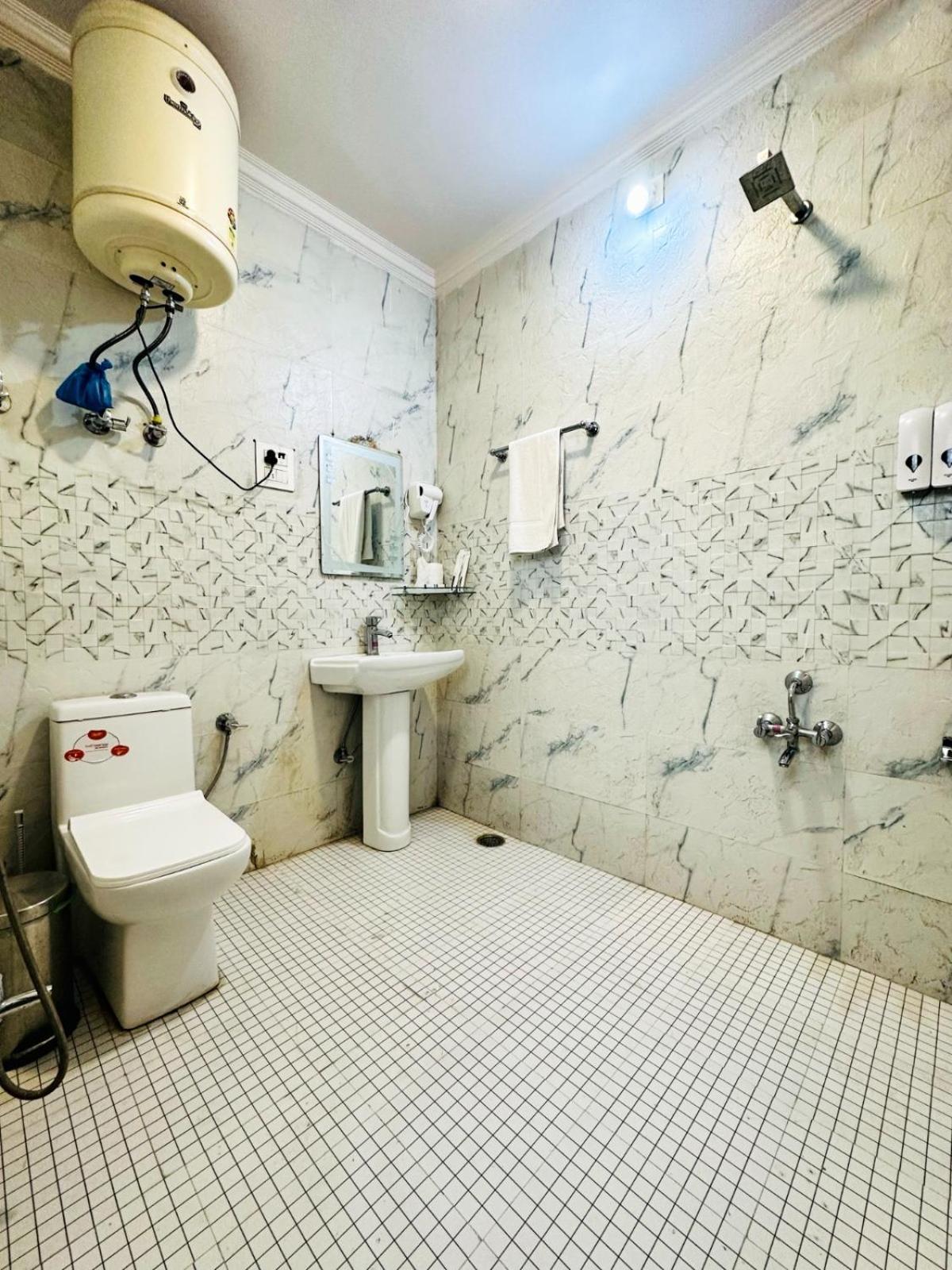 Srinagar Group Of Hotels Экстерьер фото