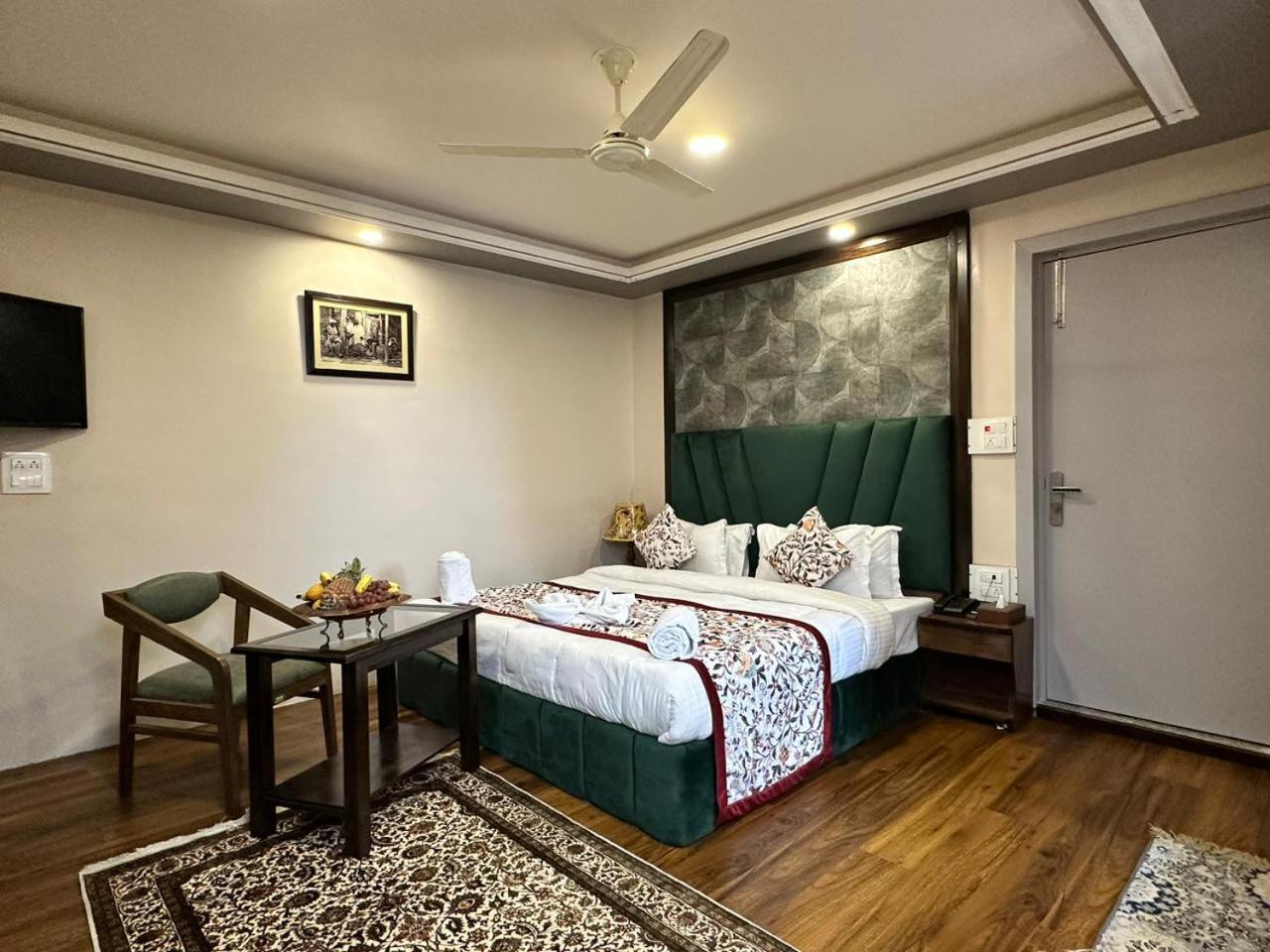Srinagar Group Of Hotels Экстерьер фото