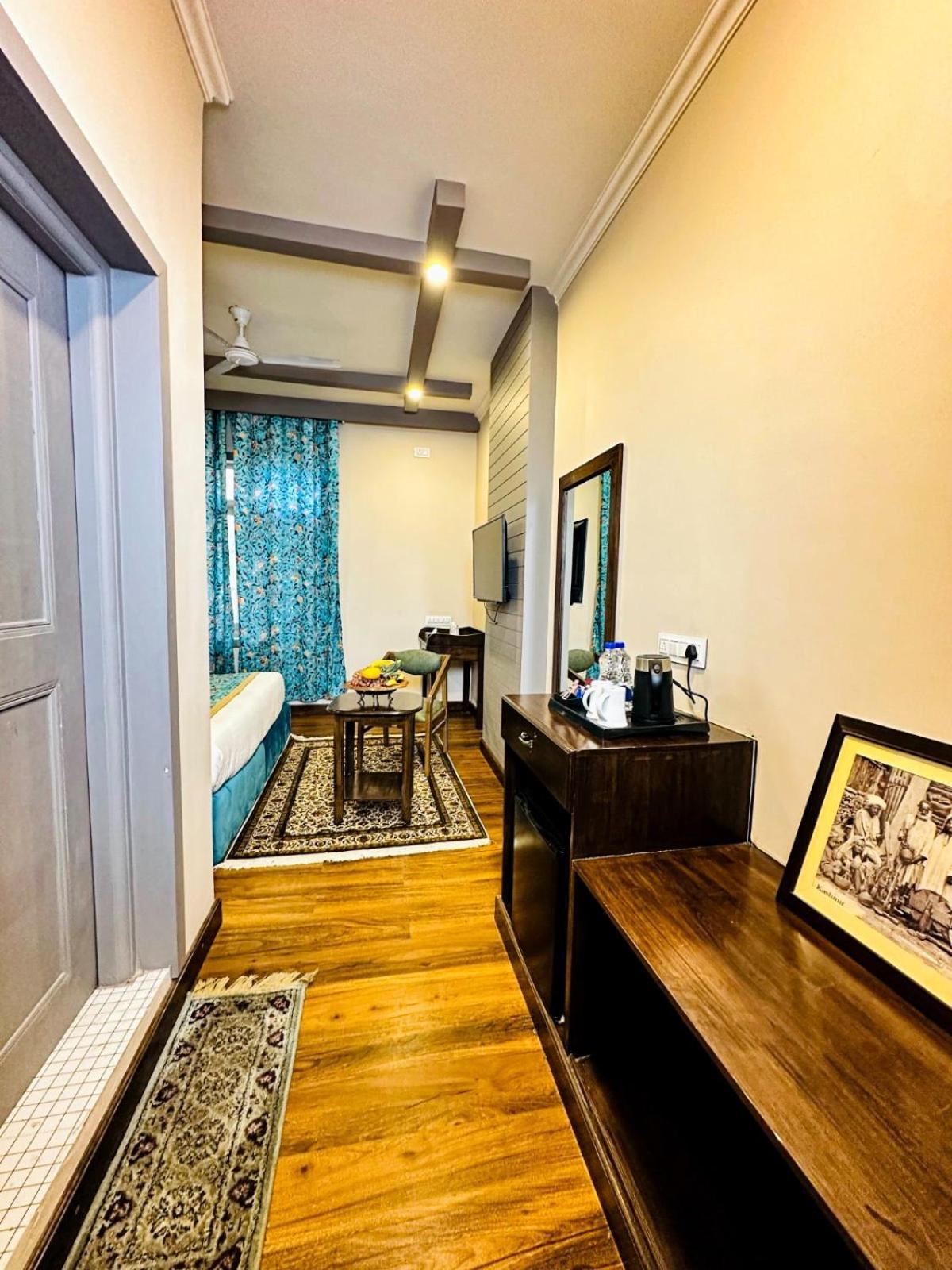 Srinagar Group Of Hotels Экстерьер фото