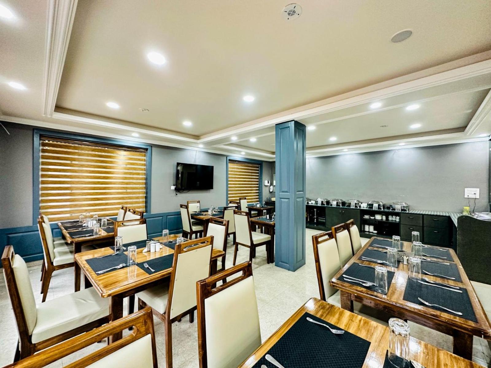 Srinagar Group Of Hotels Экстерьер фото