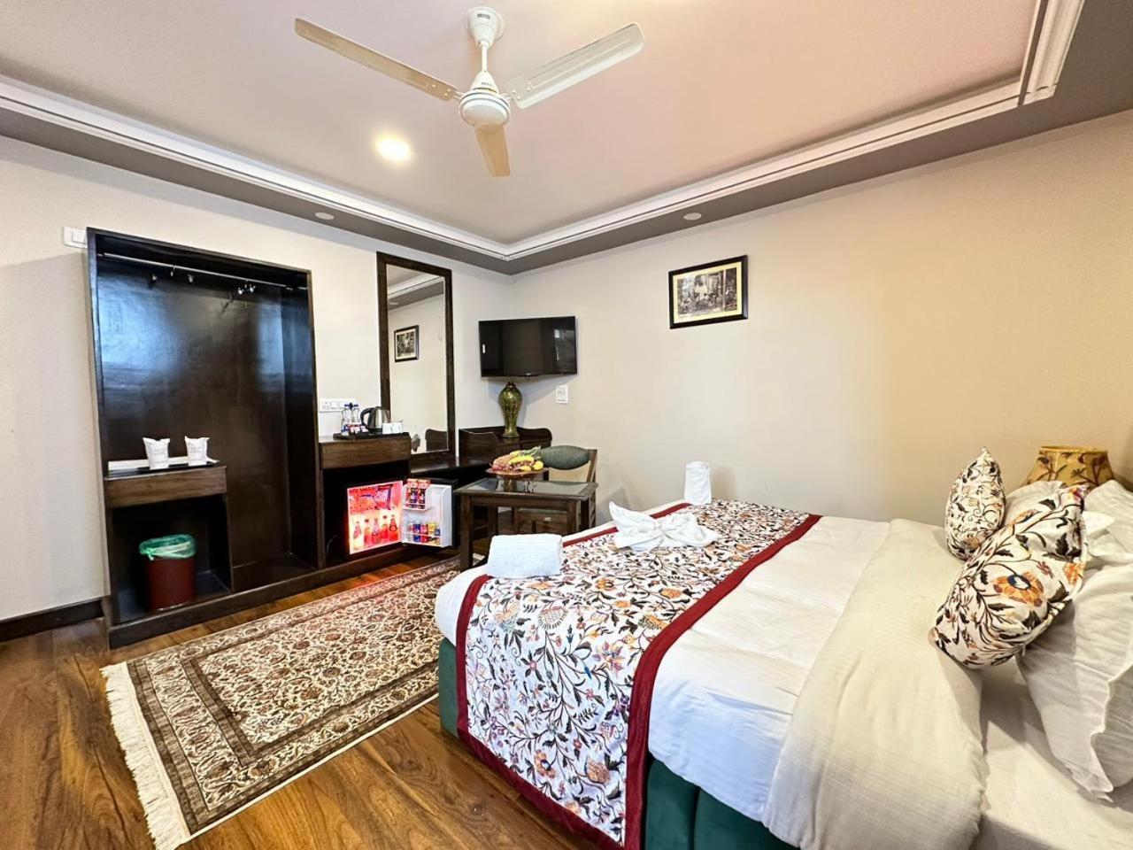 Srinagar Group Of Hotels Экстерьер фото